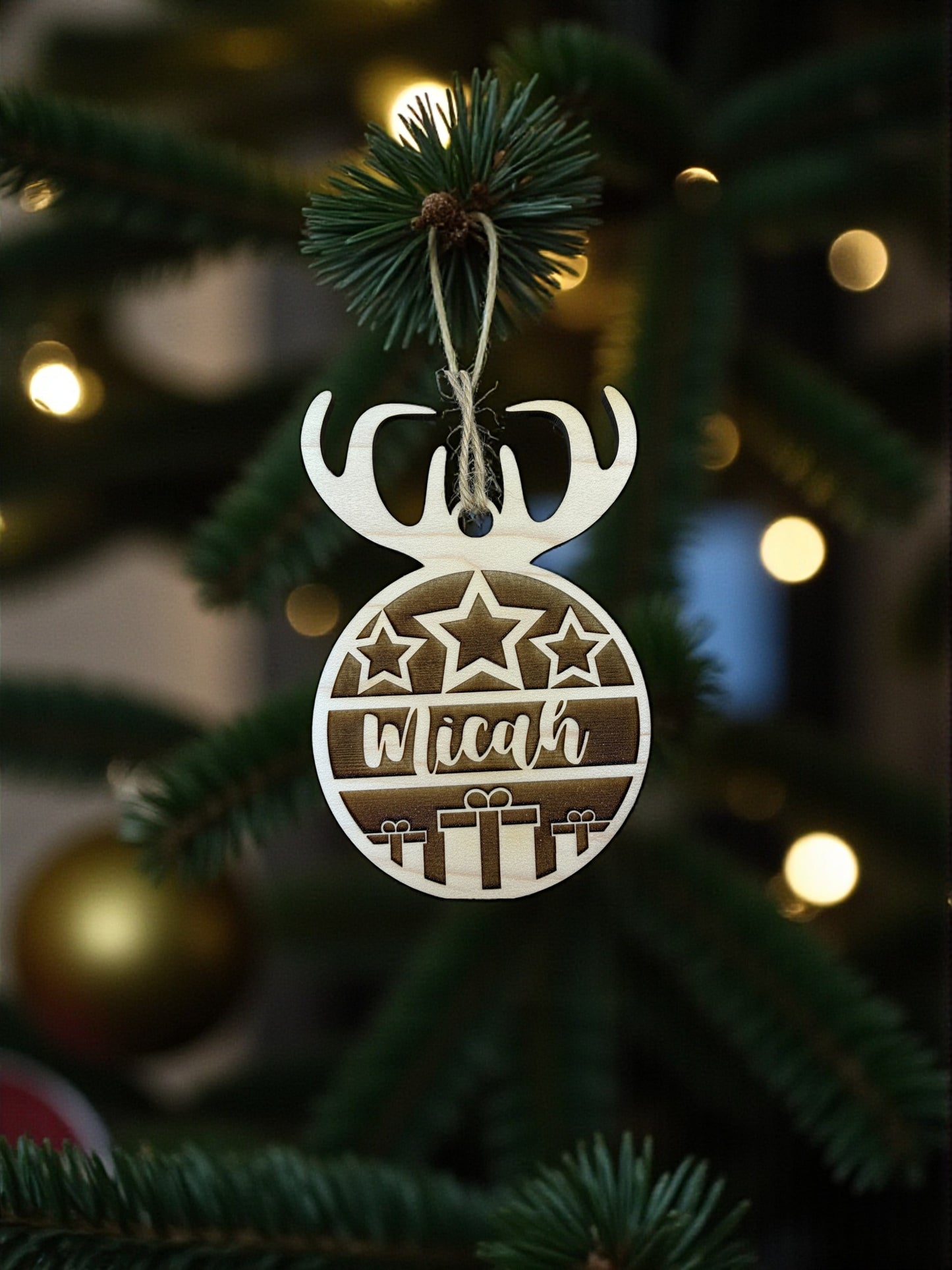 🎄 Personalized Premium Maple Christmas Ornament – Your Name Engraved